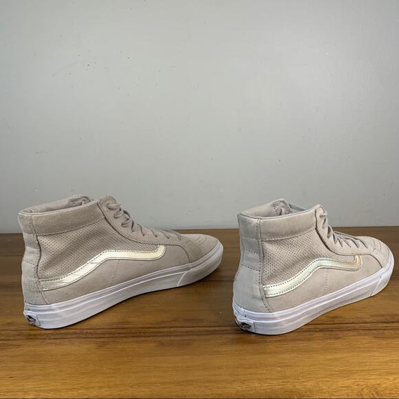 Vans Sk8-Hi Perforated Suede Unisex Sneaker - Picture 6 of 9